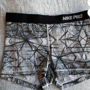 Nike pro women’s pattern medium spandex.